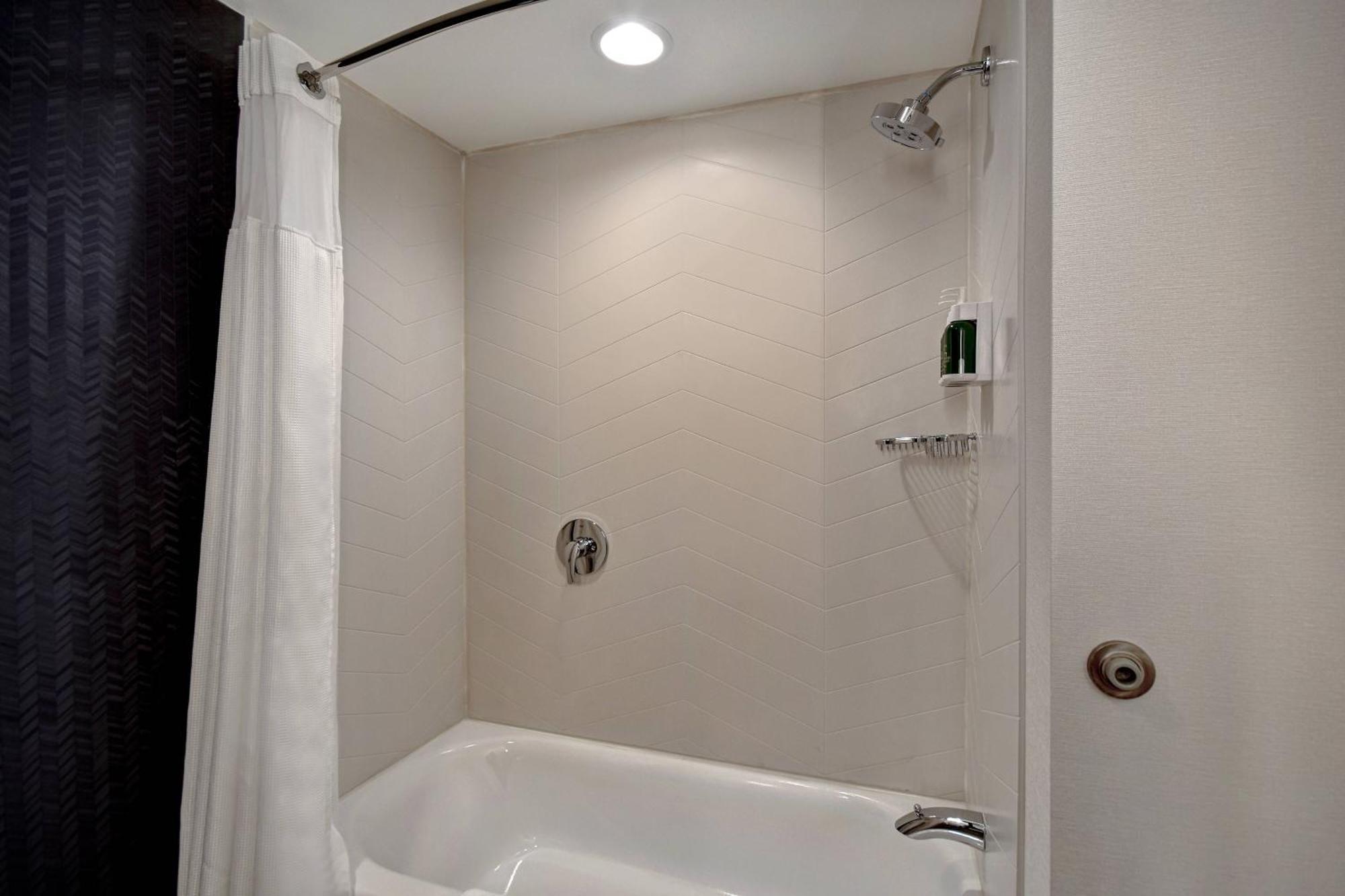 Guest room, 2 Queen, City view,1705098725:JPEG